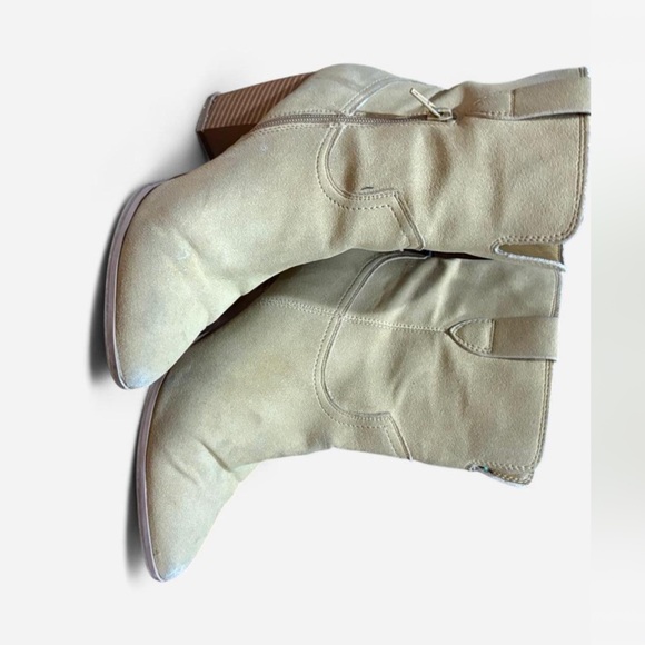 MIA Cream Heeled Boots - Picture 2 of 4